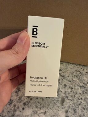 Blossom Essentials Hydration Oil - new in box